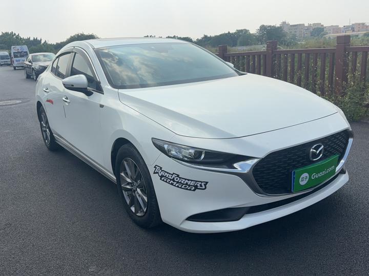 3 Axela 2020 1.5L AT photo 3