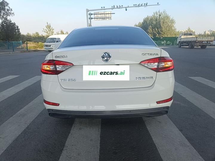 Octavia 2018 TSI230 DSG Comfort photo 5