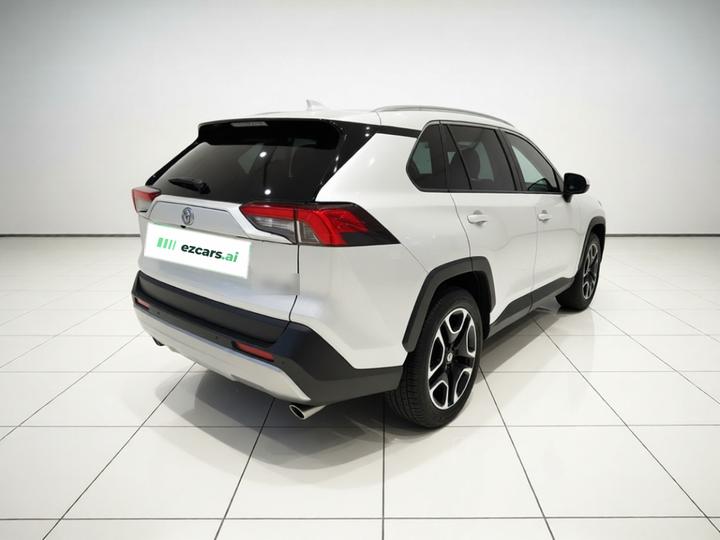 RAV4 2020 2.0L CVT RWD Premium photo 6