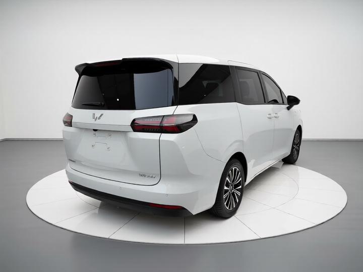 730 EV 2025 EV 500km Luxury photo 4