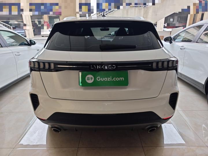 06 EM-P 2020 PHEV Plus photo 3