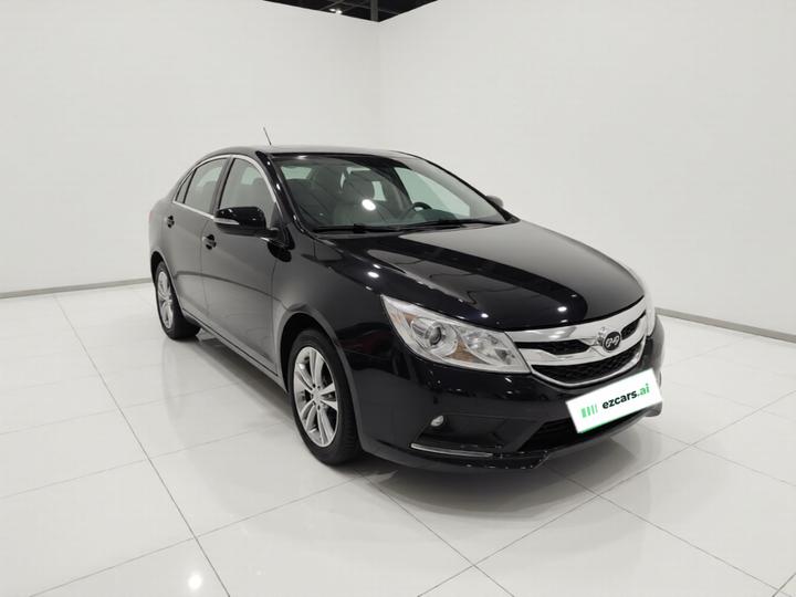2015 Facelift 1.5L MT Luxury photo 3