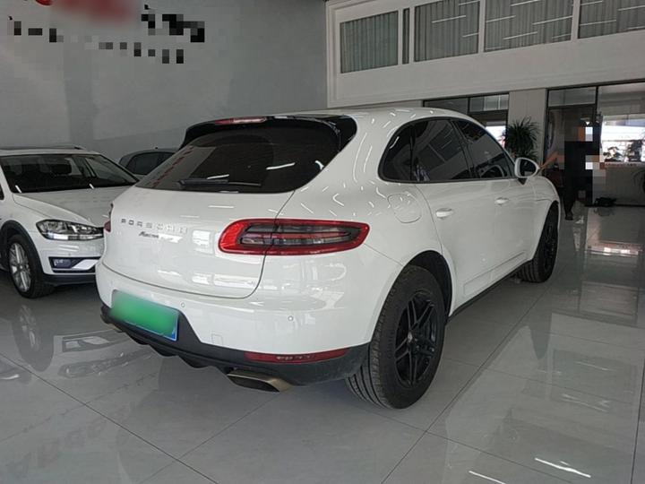 2017 Macan 2.0T photo 4