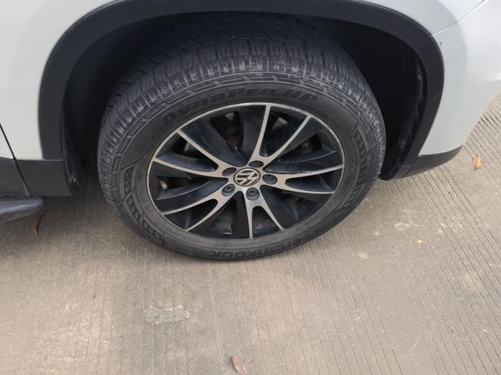 Tiguan 2015 1.8TSI AT RWD Luxury photo 8