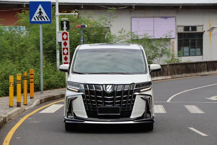 Alphard 2018 Facelift 3.5L Luxury photo 2