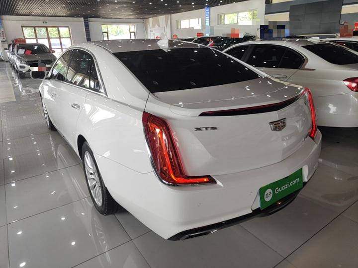 XTS 2018 28T Tech photo 4
