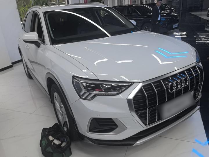 Q3 2019 35 TFSI Progressive photo 3