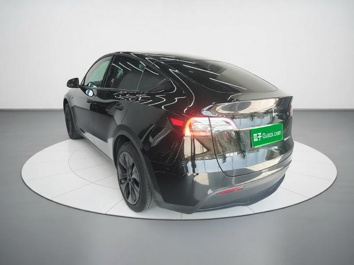 Model Y 2024 RWD photo 4
