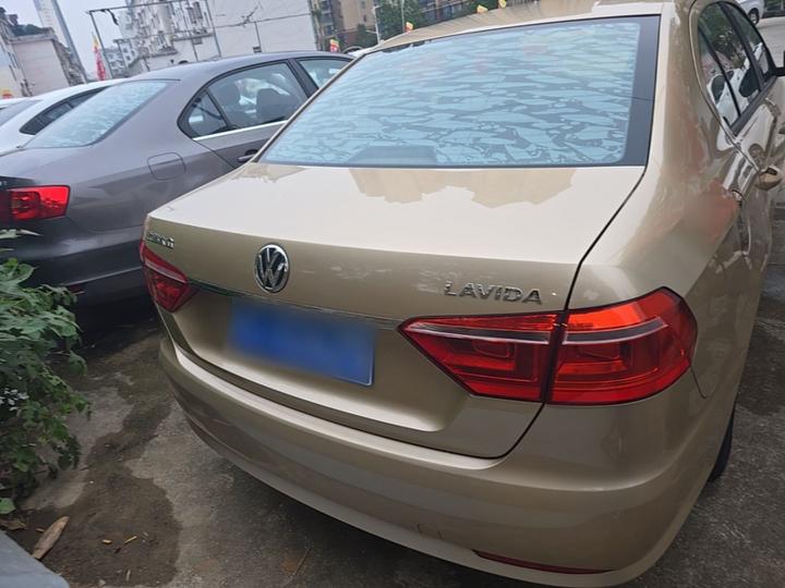 Lavida 2015 1.6L MT photo 5
