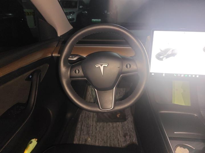 Model Y 2022 RWD photo 8