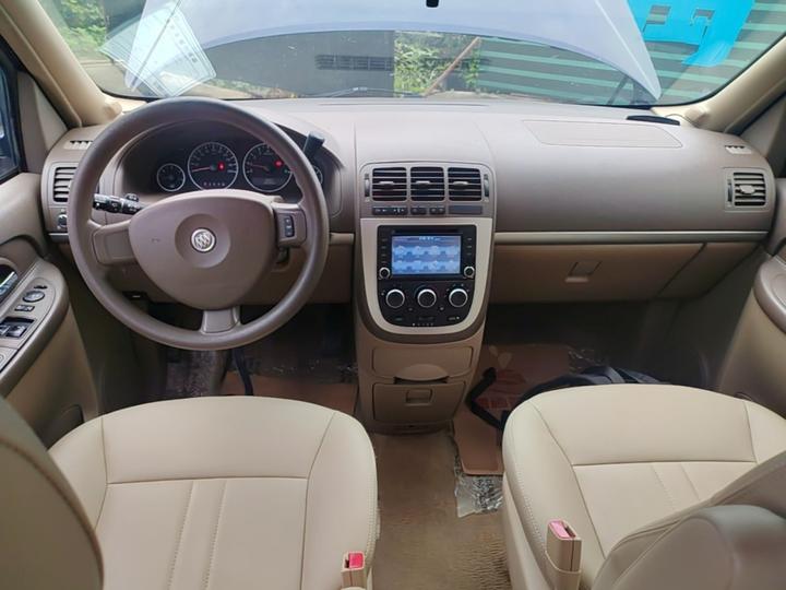 GL8 2014 2.4L Classic photo 5