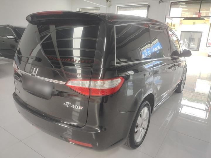 Luxgen 7 MPV 2013 2.0T Luxury photo 4
