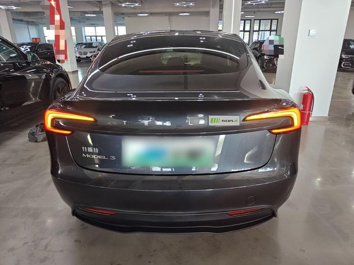 Model 3 2023 RWD photo 5