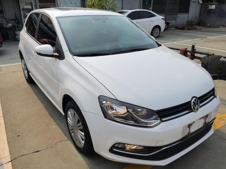 Polo 2016 1.6L AT Comfort photo 3