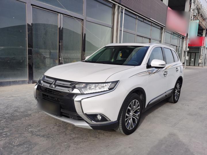 Outlander 2018 2.0L RWD Honor 5-Seater