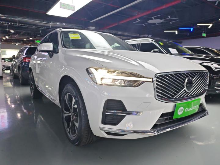XC60 2026 B5 AWD Luxury photo 3