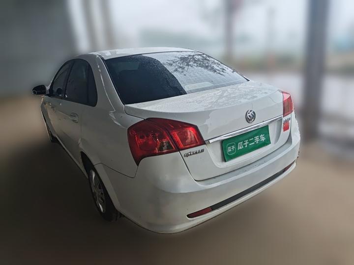 Excelle 2015 1.5L MT Classic photo 4