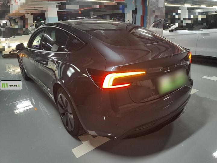 Model 3 2023 RWD photo 4