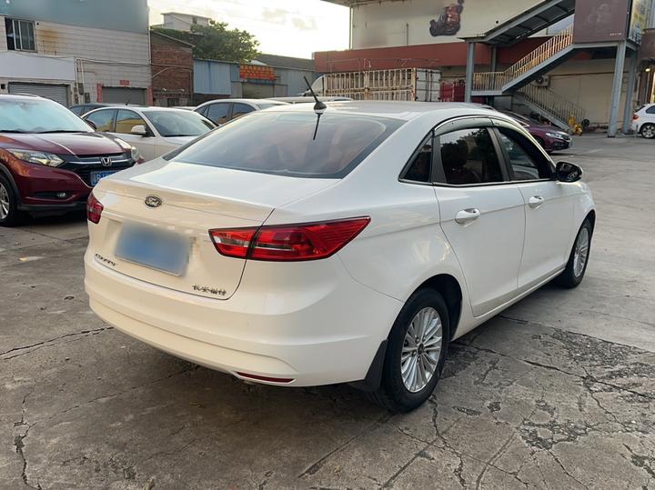 Escort 2017 1.5L AT Comfort photo 4