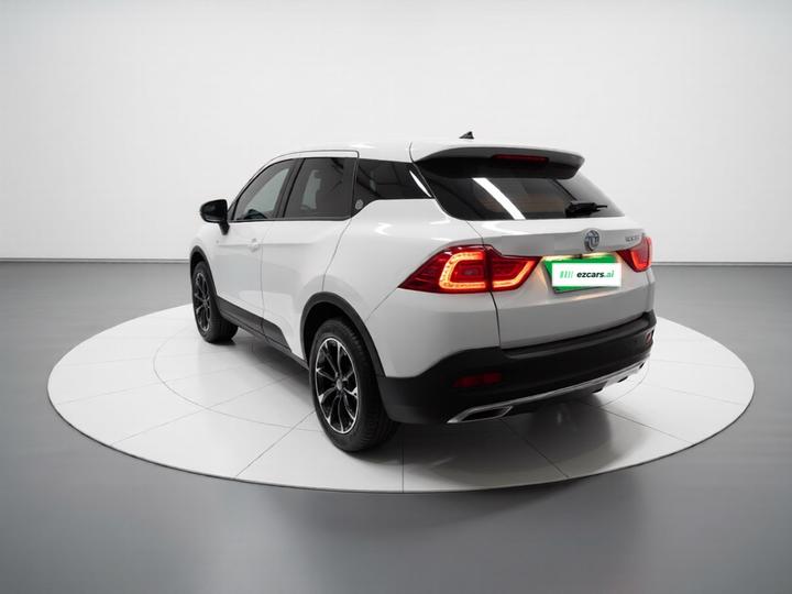 Zhonghua V3 2017 1.5L AT Smart photo 4