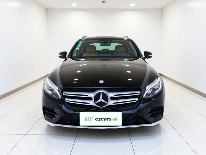 GLC 2017 GLC 300 4MATIC Luxury photo 2