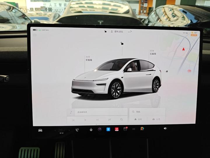 Model Y L 2025 Long Range AWD photo 4