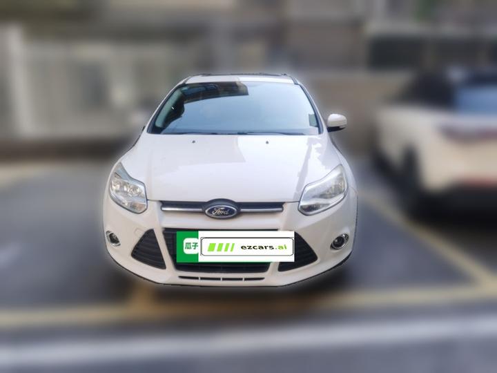Focus 2012 Hatchback 1.6L MT photo 2