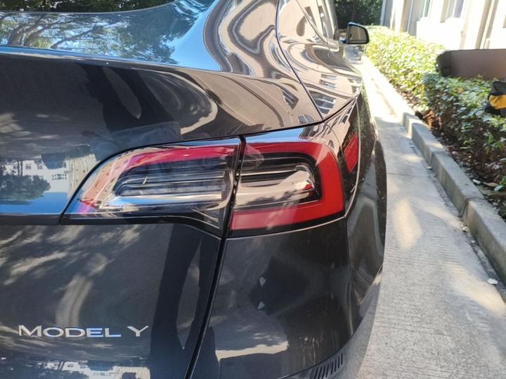 Model Y 2024 RWD photo 7