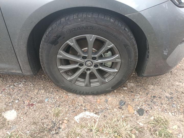 Qin L 2024 DM-i 80KM Leading photo 8