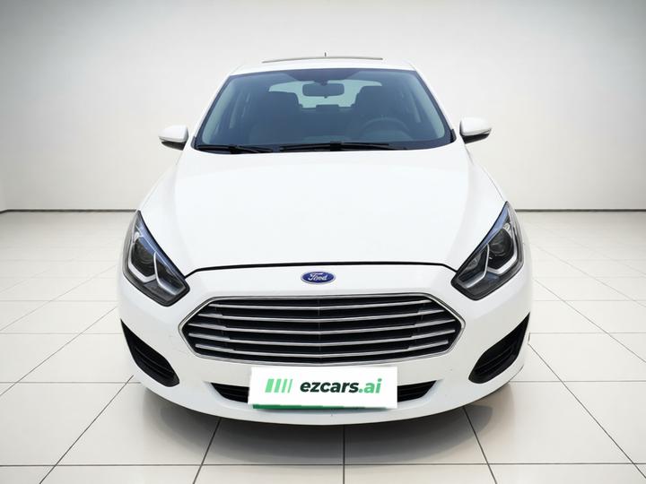 Escort 2017 1.5L AT Comfort photo 2