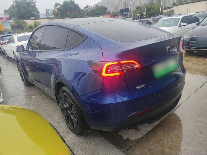 Model Y 2023 RWD photo 4