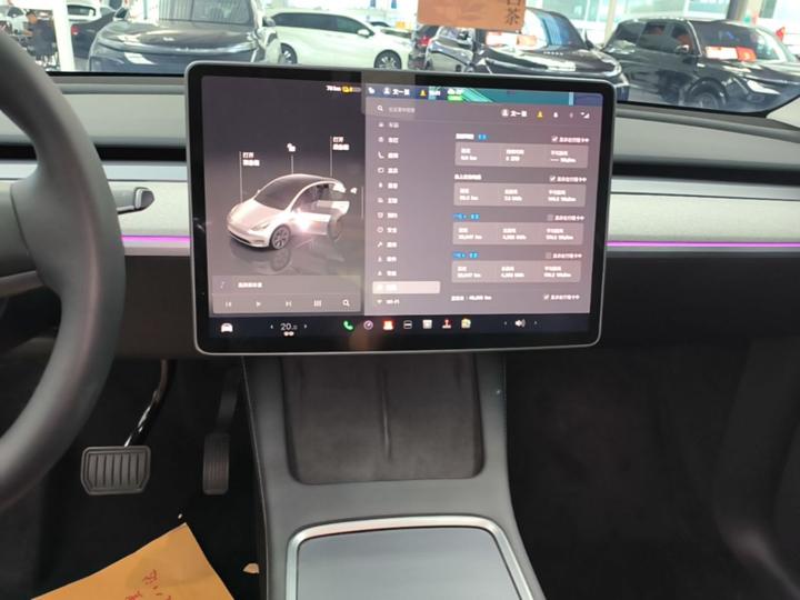 Model Y 2024 RWD photo 8