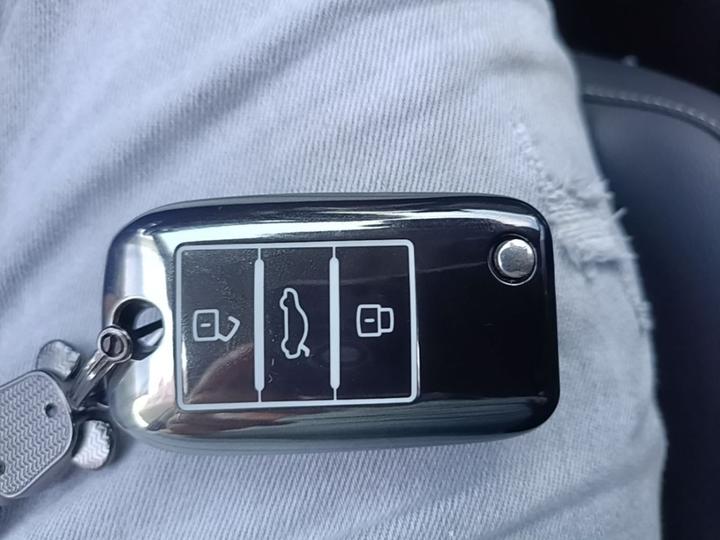 6 EV 2018 45T E-DRIVE Hybrid PILOT-Class photo 8
