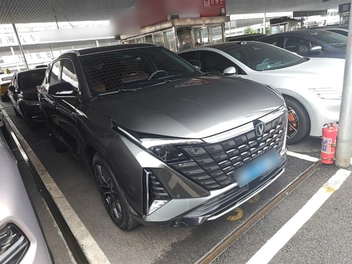 UNI-Z 2025 1.5T Premium photo 3