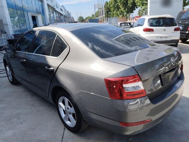 Octavia 2015 1.6L AT photo 4