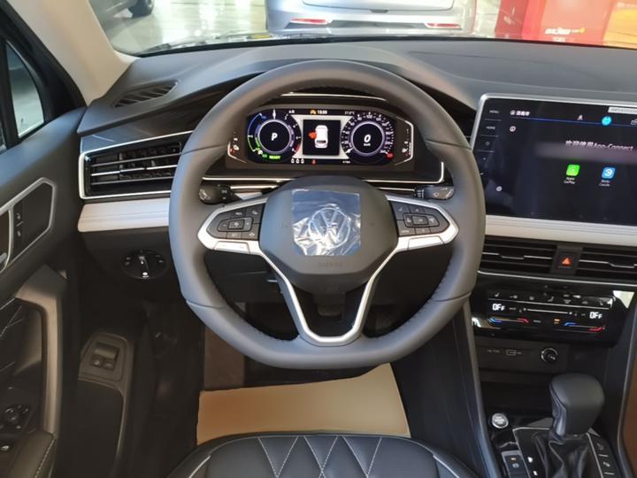 Tiguan L EV 2023 430PHEV PHEV Premium photo 6