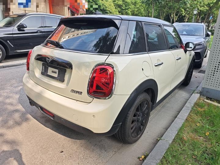 2019 1.5T COOPER Classic 5-Door photo 4