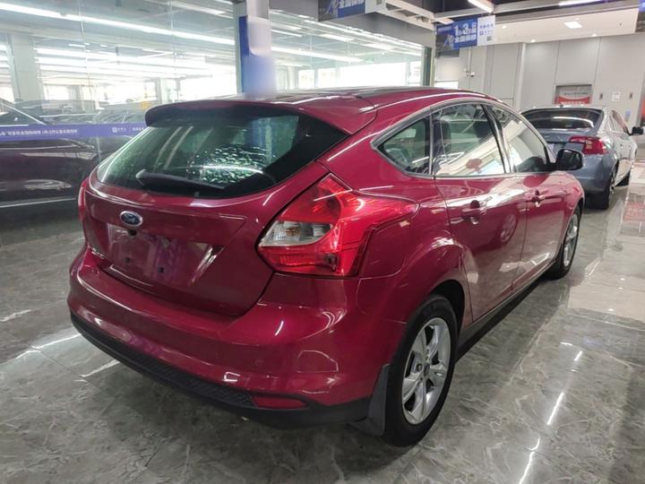Focus 2012 Hatchback 1.6L AT photo 4