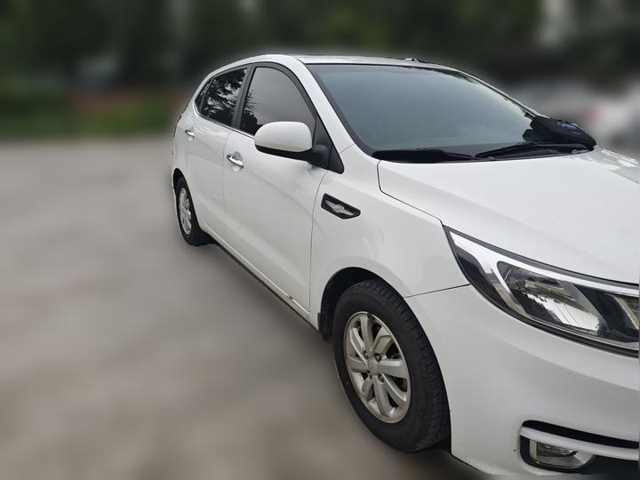 K2 2015 Hatchback 1.4L MT GLS photo 3