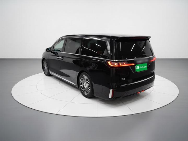 Voyah Dreamer 2025 PHEV AWD Flagship photo 4