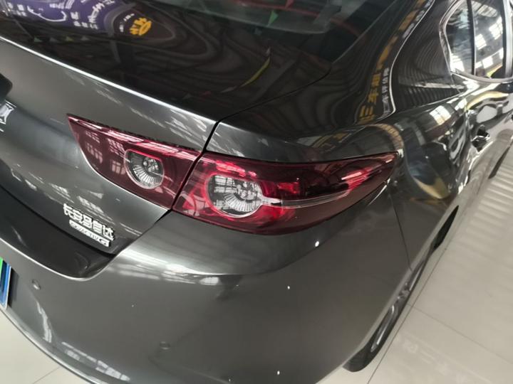 3 Axela 2020 1.5L AT photo 7