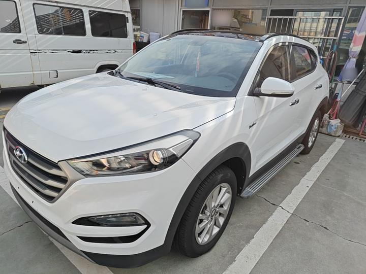 Tucson 2015 1.6T DCT RWD Smart