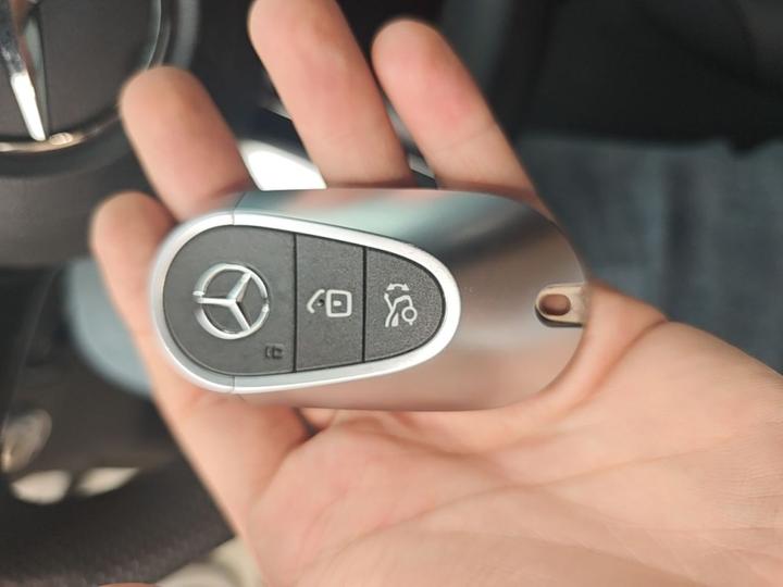 EQE SUV 2023 350 4MATIC photo 8