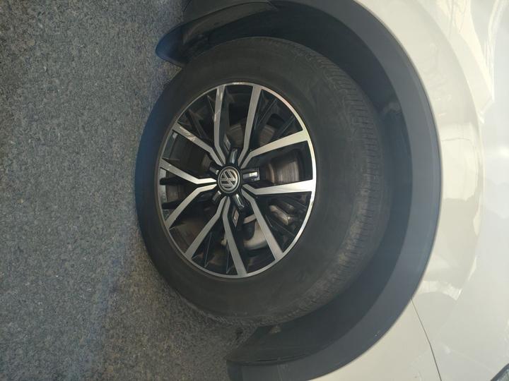 Tiguan L 2018 330TSI AT RWD Luxury photo 8