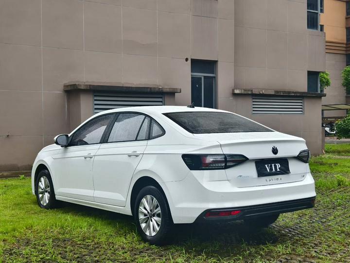Lavida 2023 1.5L AT photo 4