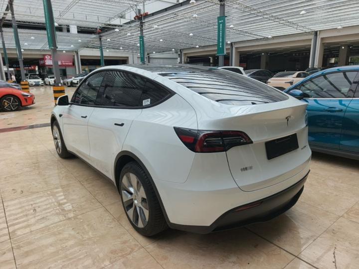 Model Y 2022 Facelift RWD photo 4