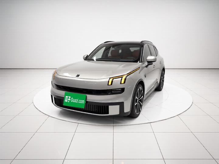 900 2025 2.0T Ultra 6-Seater photo 2