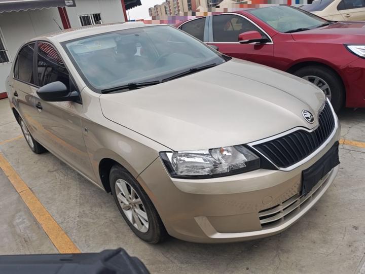 Rapid 2015 1.4L MT photo 3