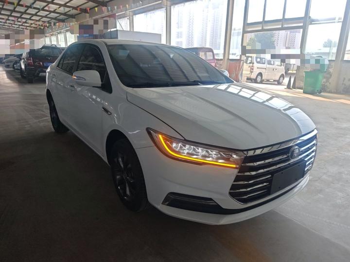 Qin 2019 1.5L MT Comfort photo 3