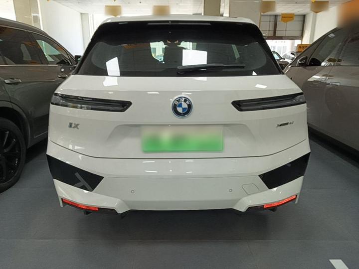 iX 2022 xDrive40 photo 3